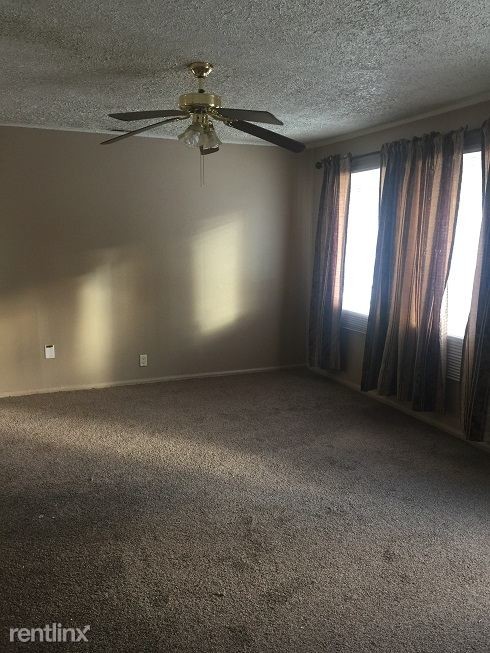 Building Photo - 3 br, 1 bath House - 1314 Warwick Dr