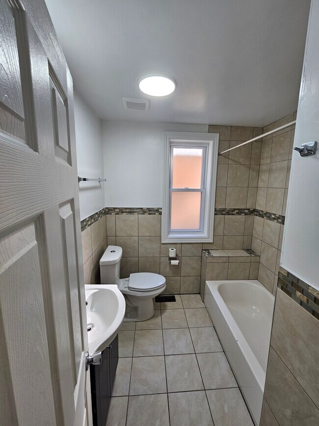 Foto del edificio - 8539 S Colfax Ave