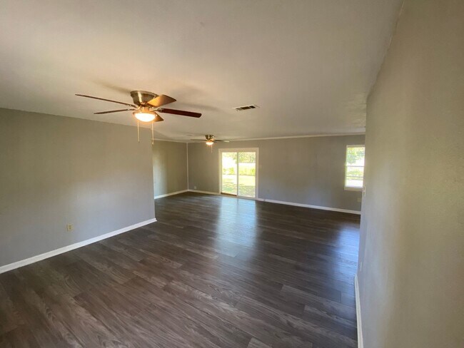 Foto del edificio - Text 501-258-4779 for showing