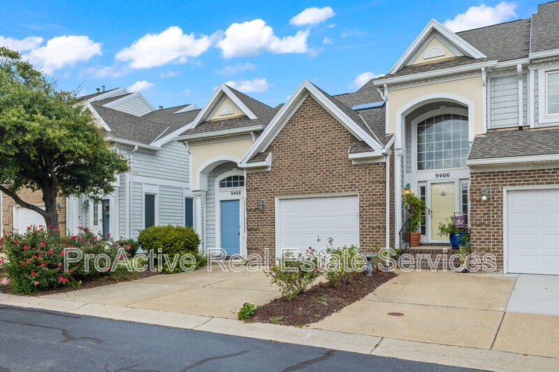 Foto principal - 9468 Bay Front Dr