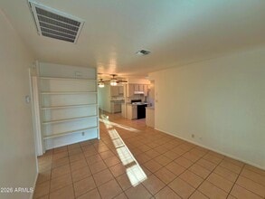 Building Photo - 9033 W Elm St