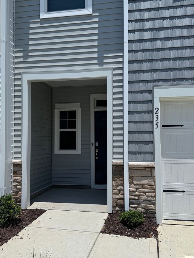 Foto del edificio - New 3BR Townhome in Smithfield for Rent