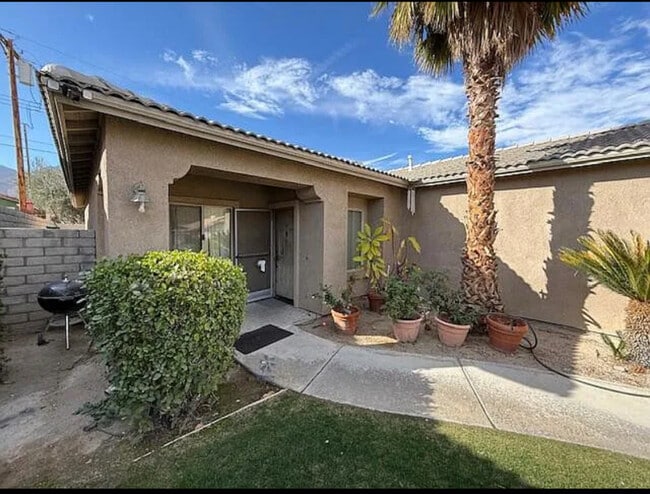 Building Photo - 53275 Avenida Mendoza