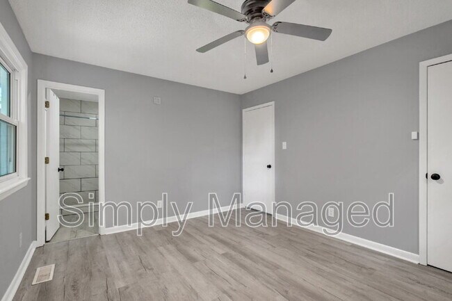 Building Photo - 808 Darlington Dr
