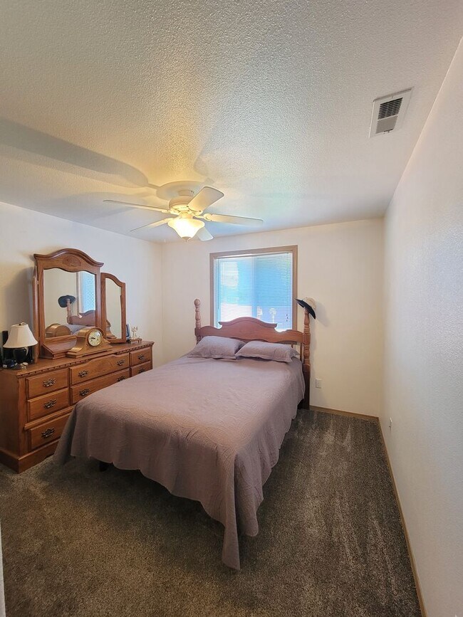Building Photo - West Pasco Rambler for Rent