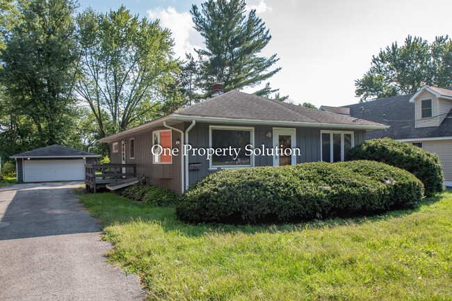Building Photo - 1117 E 40th Pl