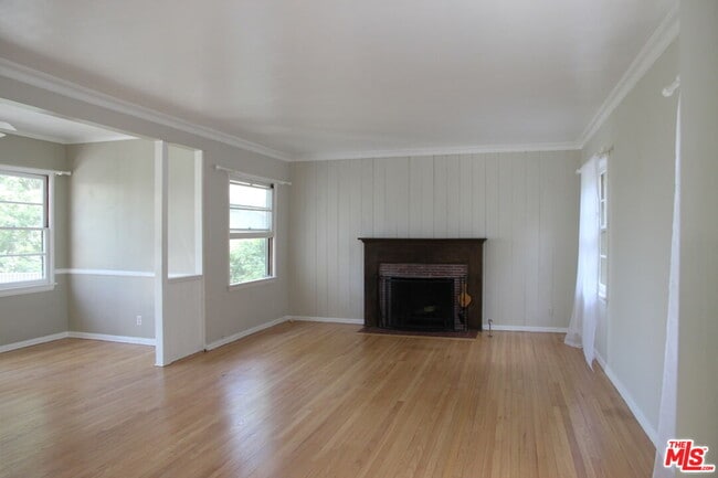 Building Photo - 15151 Encanto Dr