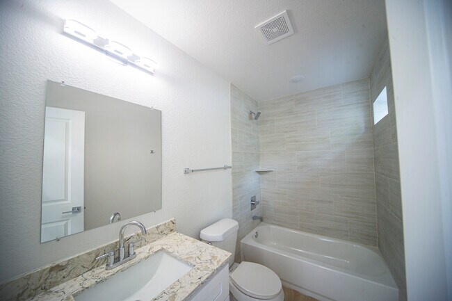 Foto del edificio - 3136 Forest Park Blvd