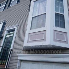 Building Photo - 20 Ashby Ln
