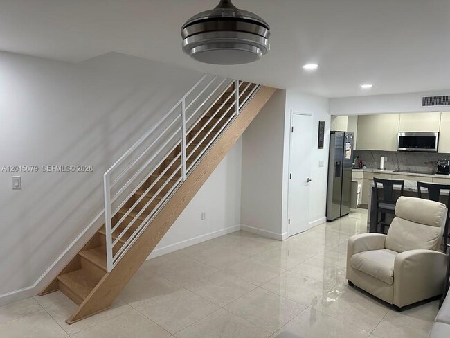 Foto del edificio - 1560 W 46th St