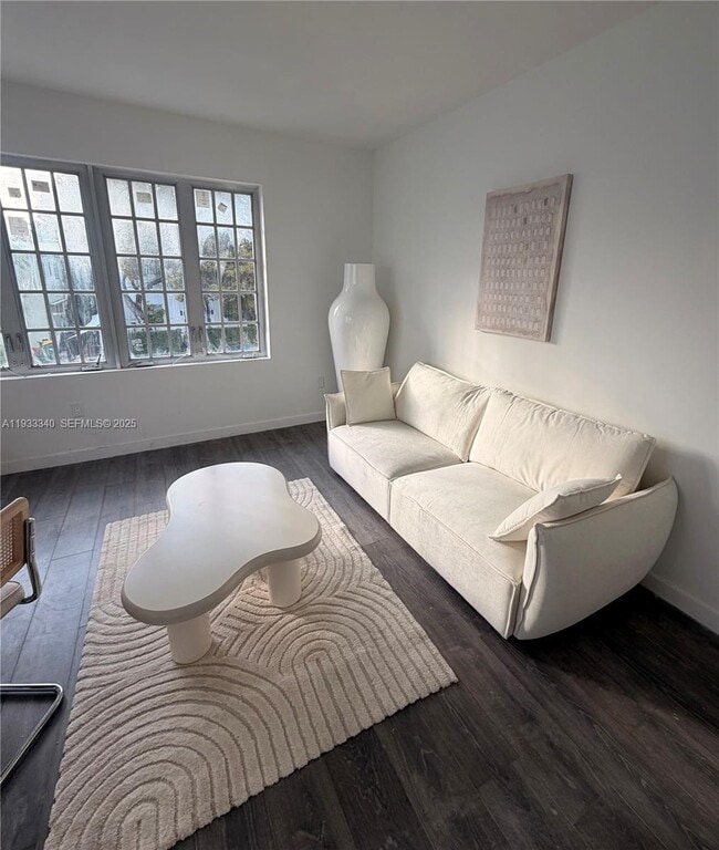 Building Photo - 1525 Euclid Ave