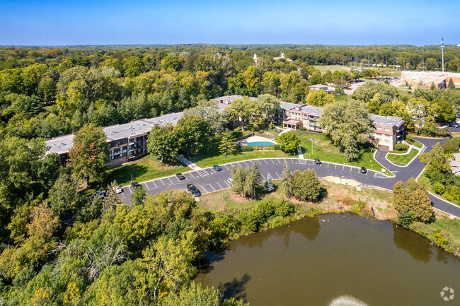 Aerial Photo - Wayzata Villa Condos