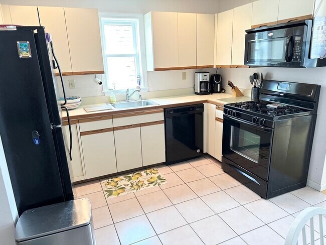 Foto del edificio - 180 Cadish Ave