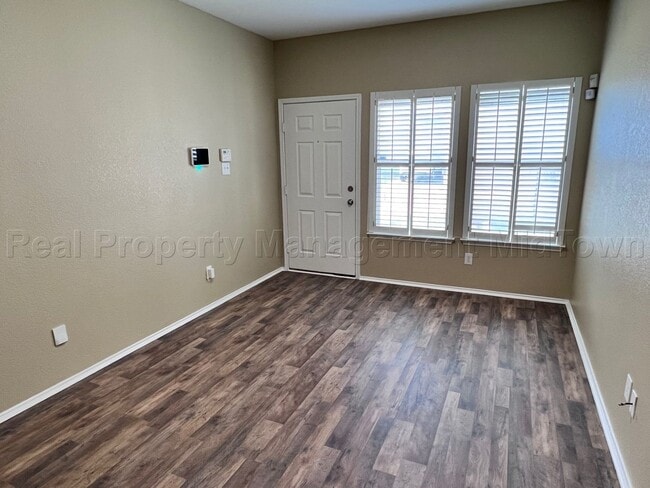 Building Photo - Delightful two-bedroom, one bath single fa...