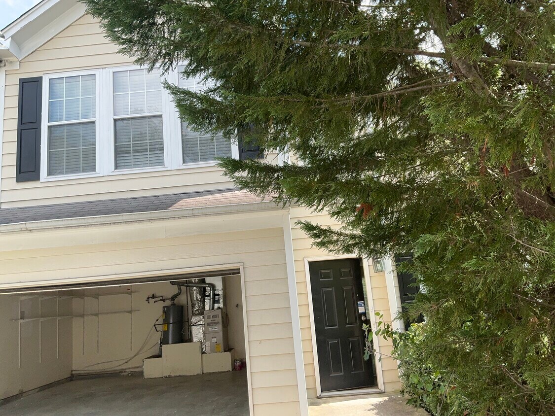 Building Photo - 5410 Lakebrooke Run