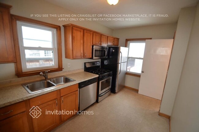 Building Photo - 5405 Emerson Ave S