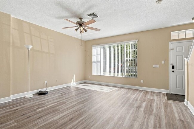 Building Photo - 13710 Forest Lake Dr