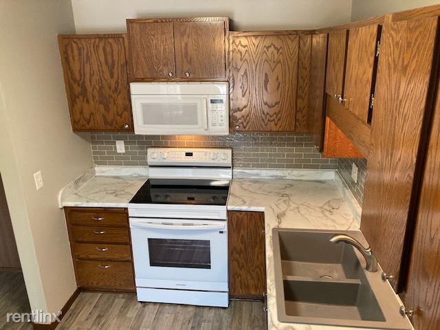 Foto del edificio - 1 br, 1 bath Condo - 7301 W 101st St