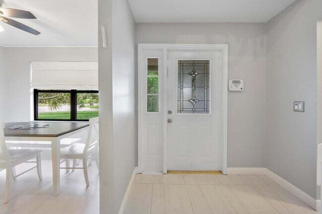 Foto del edificio - 4140 Woods End Rd