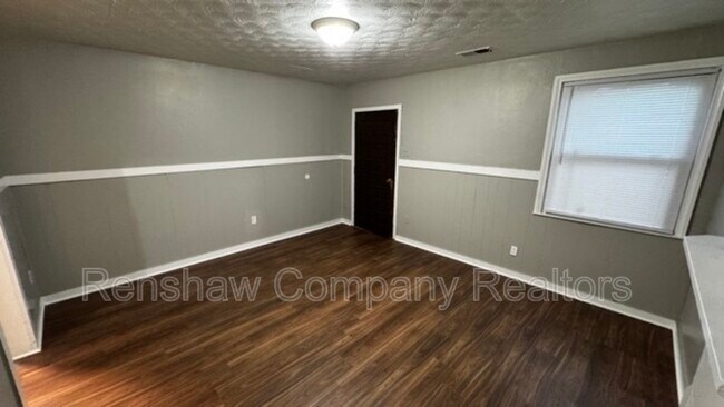 Building Photo - 3616 N Lloyd Cir