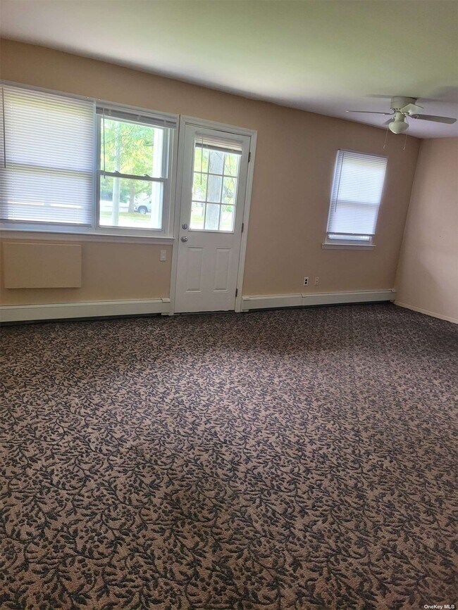 Building Photo - 3 A Hemlock Dr