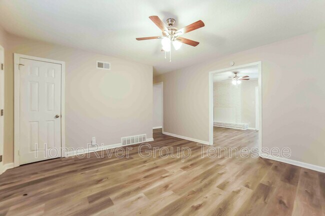 Foto del edificio - 1756 W Holmes Rd
