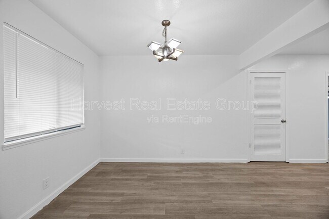 Foto del edificio - 252 Esther Ct