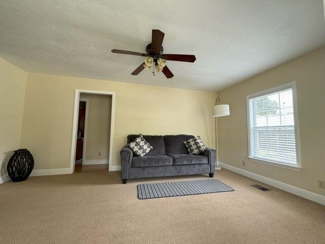 Foto del edificio - 3005 Luther Hall Rd