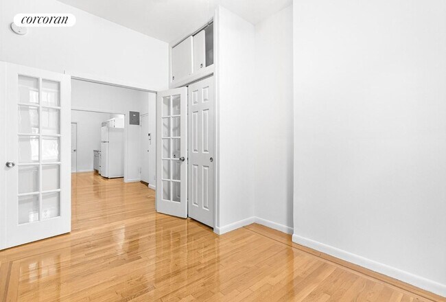 Foto del edificio - 28 Perry St