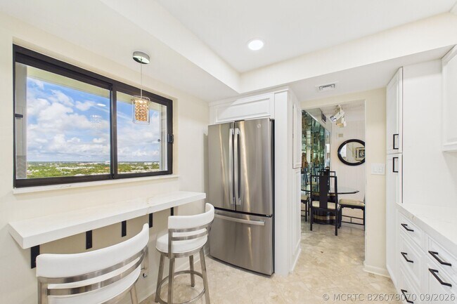 Foto del edificio - 400 Ocean Trail Way