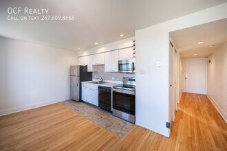 Building Photo - 1728 Green St