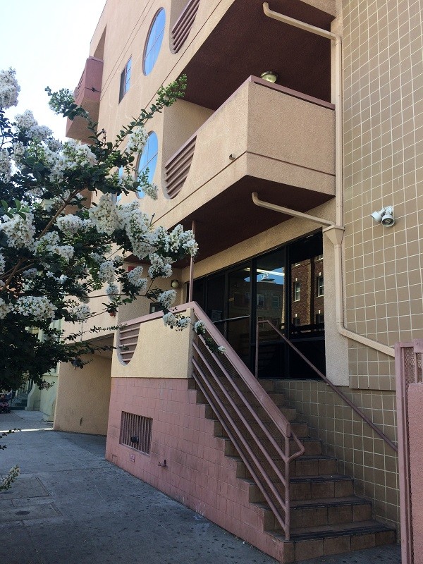 Primary Photo - 733 S Mariposa Ave