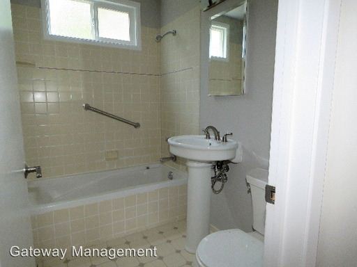 Foto del edificio - 75 Coventry Ct
