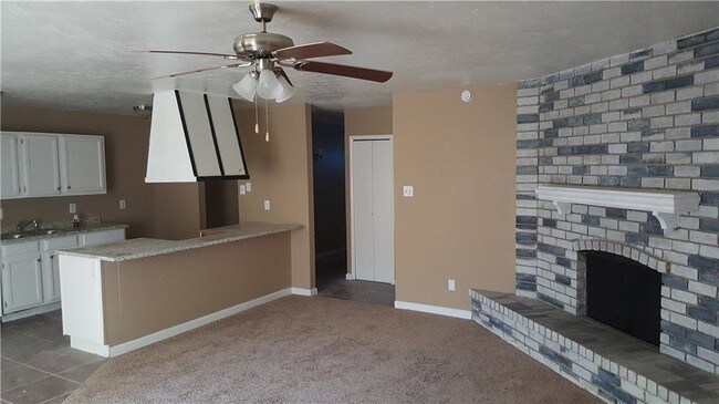 Foto del edificio - 1118 Llano Trail