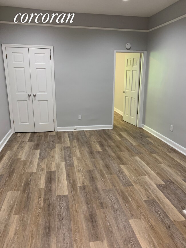 Foto del edificio - 516 E 88th St