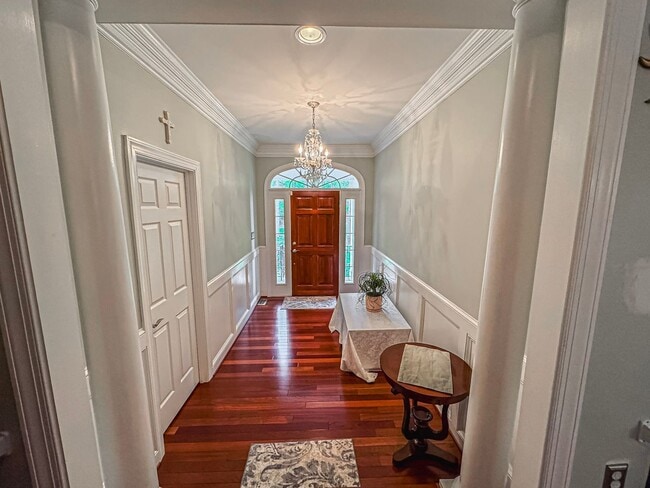 Building Photo - Fantastic 5 Bed 5.5 Bath Single Family Hom...