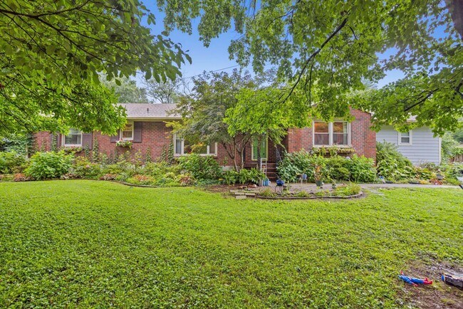 Foto del edificio - 4117 Saunders Ave