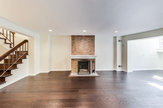 Foto del edificio - Peaceful 2BD/2BA - Two Level Condo in the Heart of Dupont Circle!