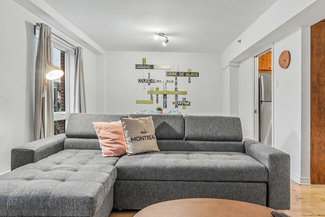Building Photo - 3454 Rue Adam