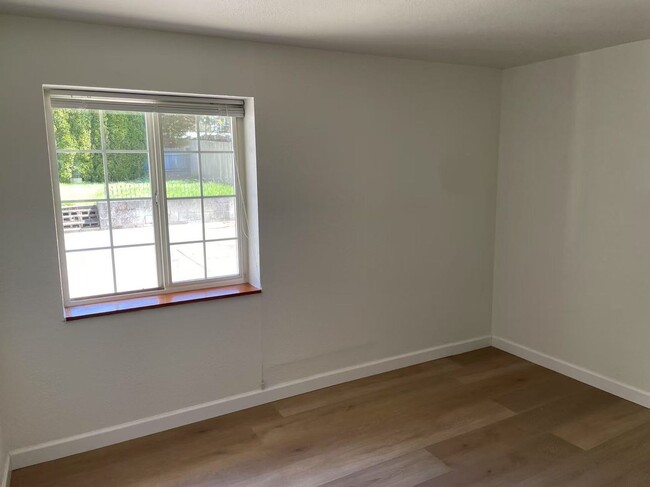 Building Photo - Nice 7-bed, 3-bath single family home in M...