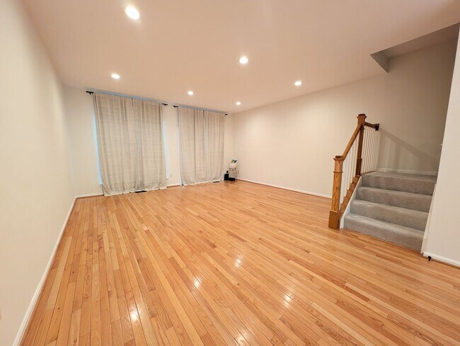 Building Photo - 11442 Heritage Commons Way