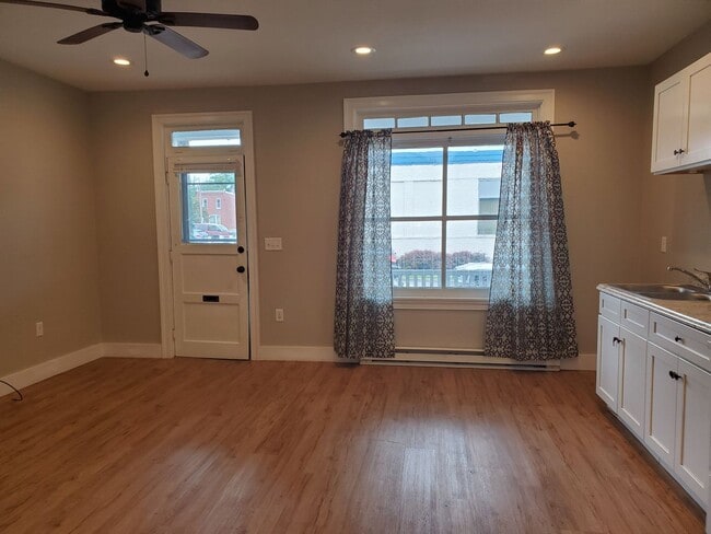 Building Photo - 632-634 Second St.