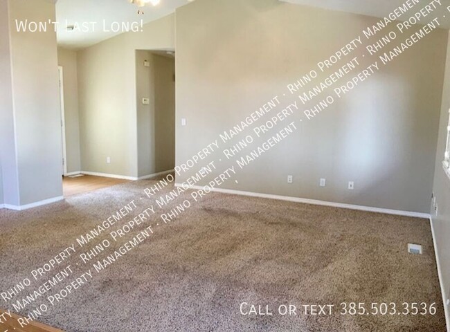 Building Photo - 3 Bed/2 Bath Upper Level Duplex in Layton