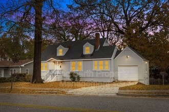 Building Photo - 741 9th Ave W