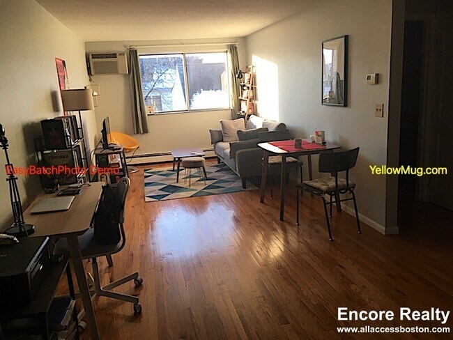 Building Photo - 14 Murdock St