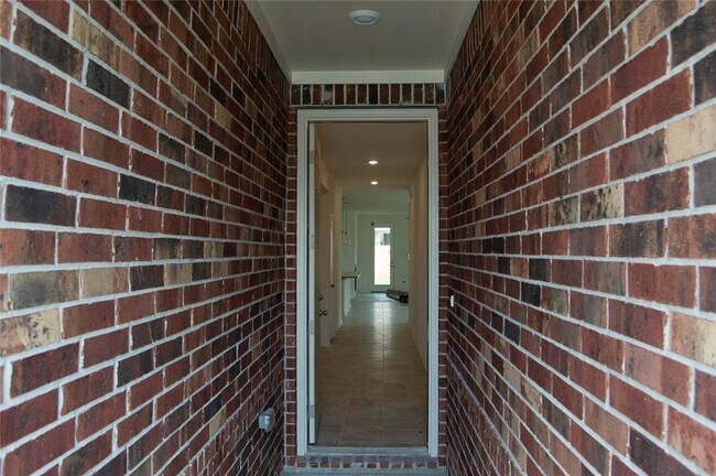 Foto del edificio - 7227 Bakersfield Ct