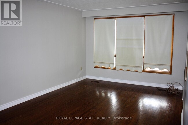 Building Photo - 69 Adair Ave N