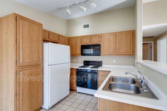 Building Photo - 3975 E Canyon Ranch Rd