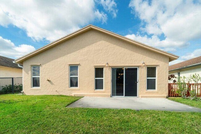 Building Photo - 9155 Pine Springs Dr