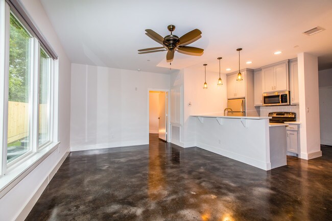 Foto del edificio - 905 W Austin St